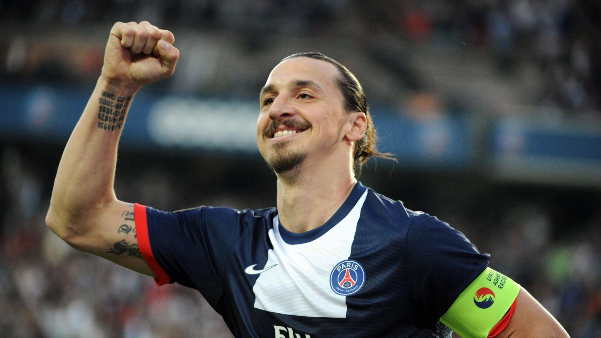 世界杯：开幕式彩排中出现机械臂与无人机协同表演 场面科幻感十足